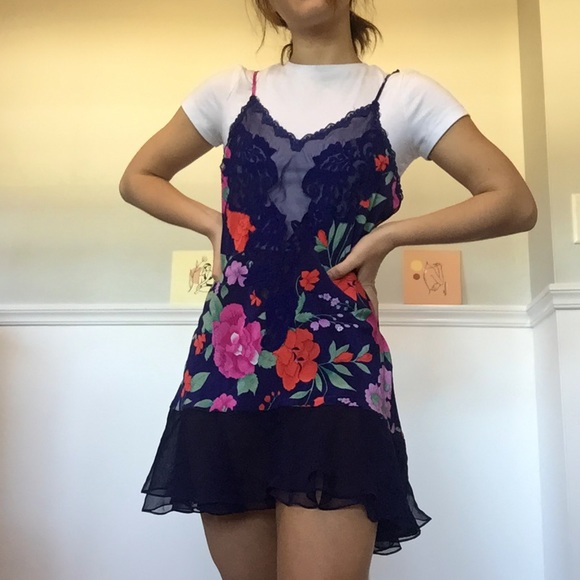 VINTAGE VICTORIA SECRET SLIP DRESS - Picture 1 of 5